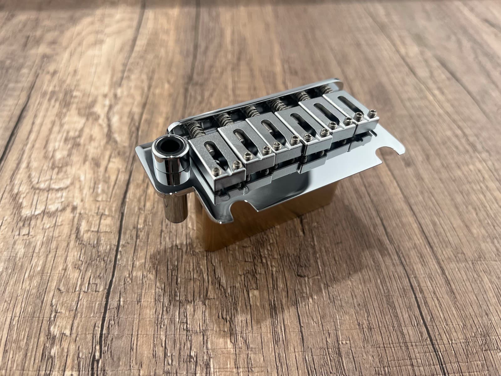 AUMSEN Non-locking 2 Point Tremolo Bridge w/ Hardware - CHROME — Aumsen CNC-machined bridges & tailpieces