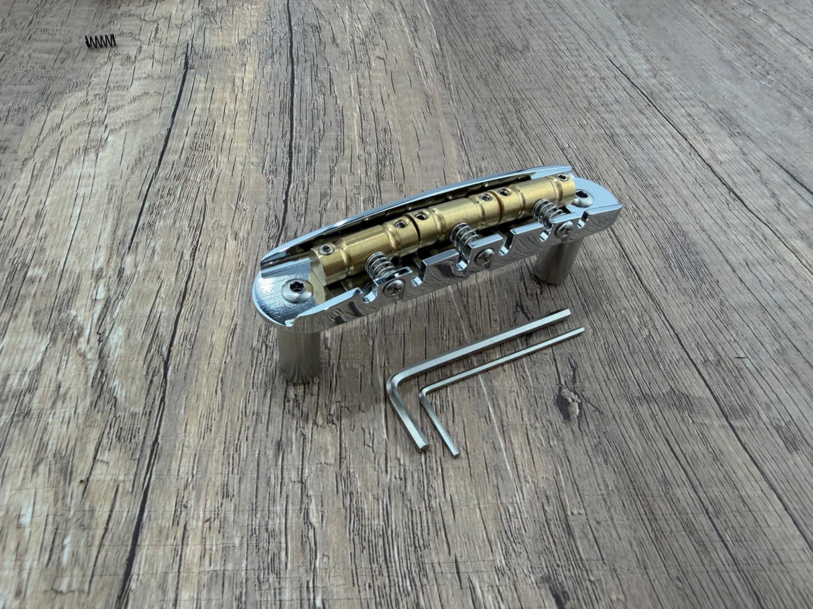 Bridge for Fender Mustang/Jaguar/Jazzmaster, 2 1/16 Spacing