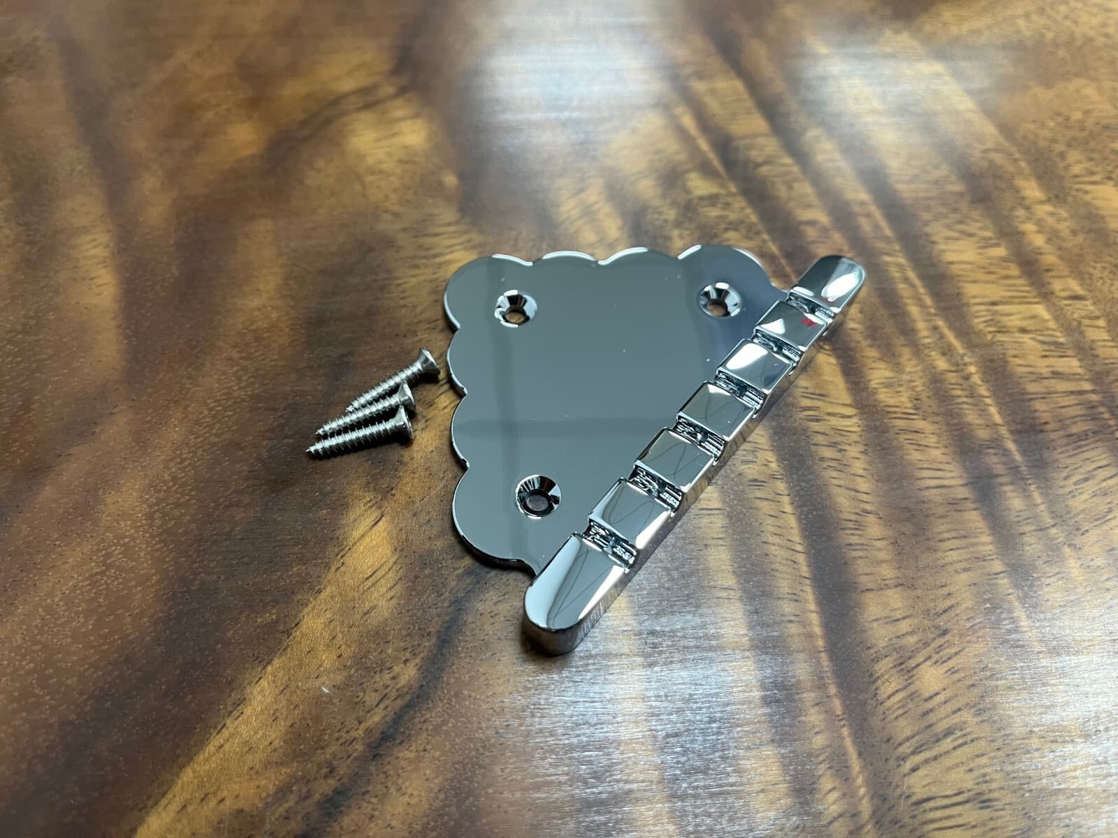 Ibanez Artist style Cloud Tailpiece - Chrome — Aumsen guitar part