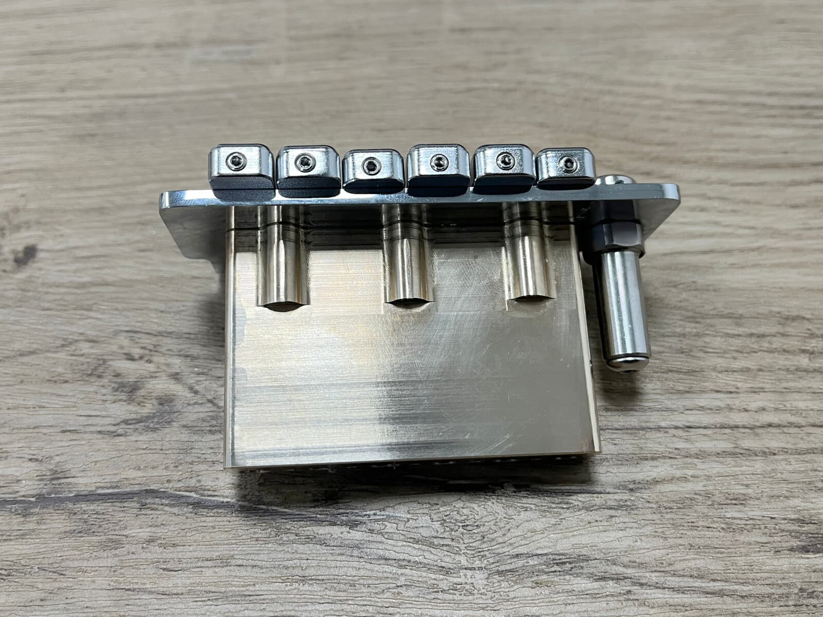 AUMSEN 2-Point non-locking Tremolo Bridge - CHROME — view 5