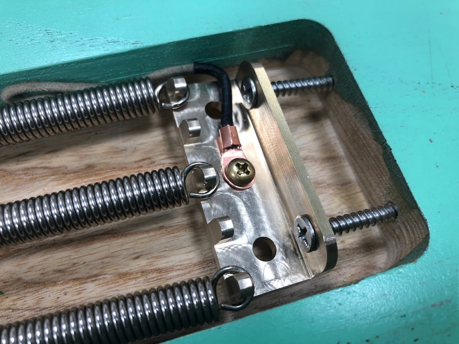 Brass Claw-Tremolo Spring Claw - Best-Seller -For Fender — view 5